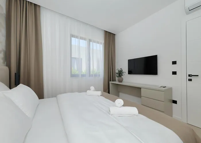 Cloud 9 D3 Villa Tkon