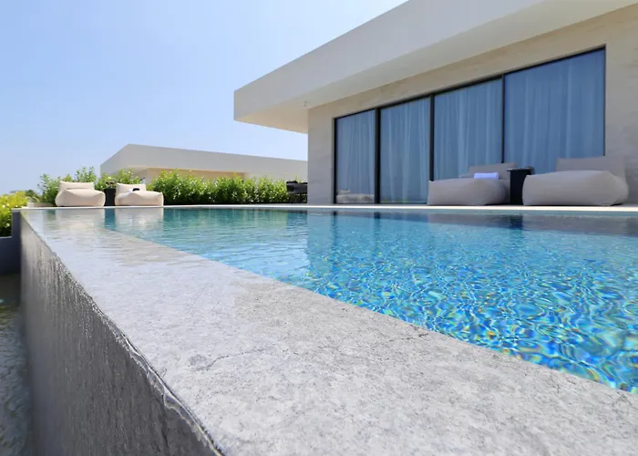 Cloud 9 D3 Villa Tkon