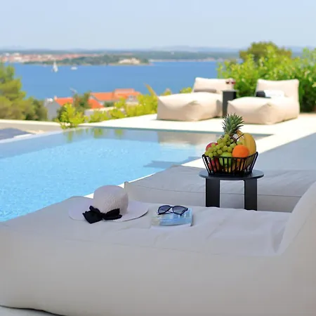 Cloud 9 D3 Villa Tkon